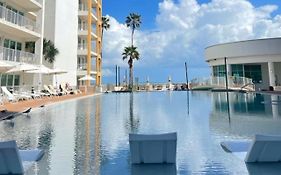 Peninsula Island Resort And Spa South Padre Island